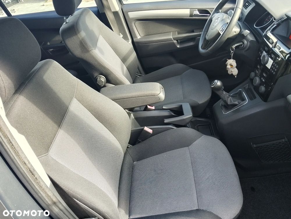 Opel Zafira - 9