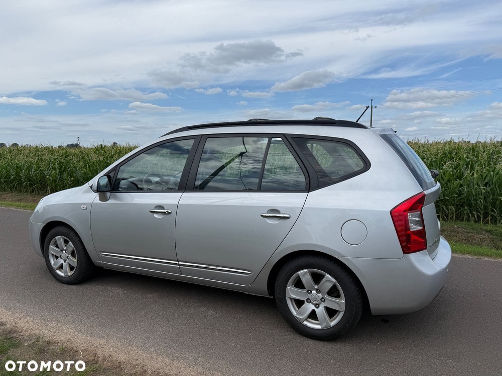 Kia Carens - 2