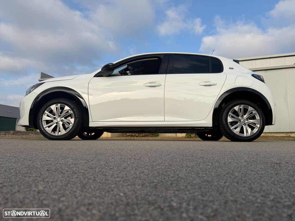 Peugeot e-208 Allure Pack - 19