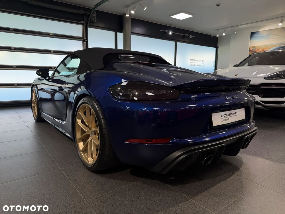 Porsche 718 Spyder - 3
