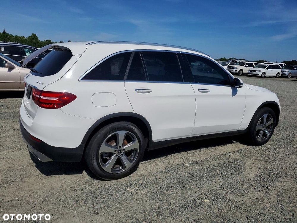 Mercedes-Benz GLC 300 4Matic 9G-TRONIC - 4