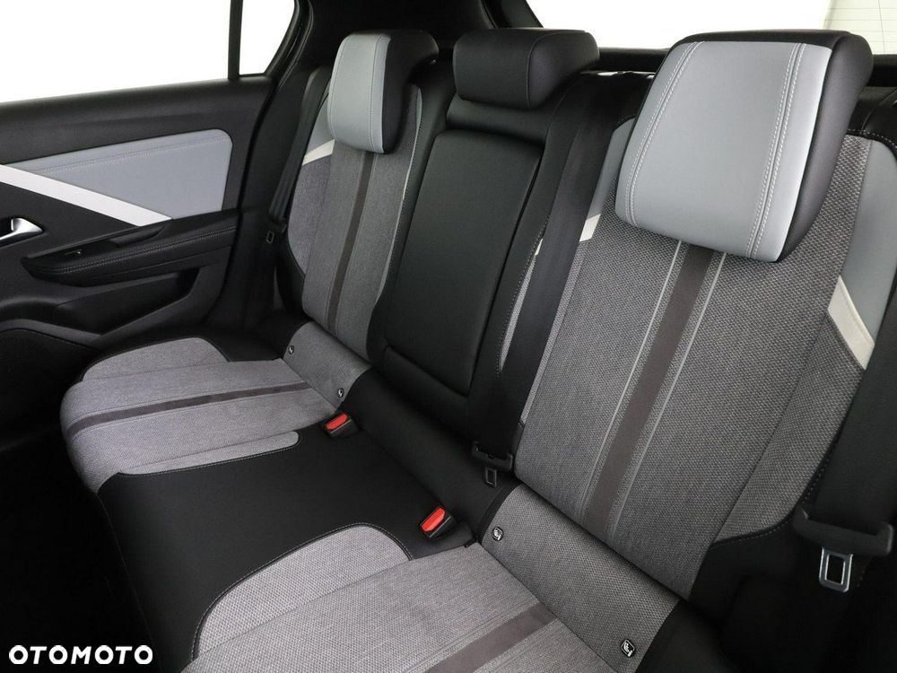 Opel Astra 1.6 T Plug-in Hybrid Elegance - 18