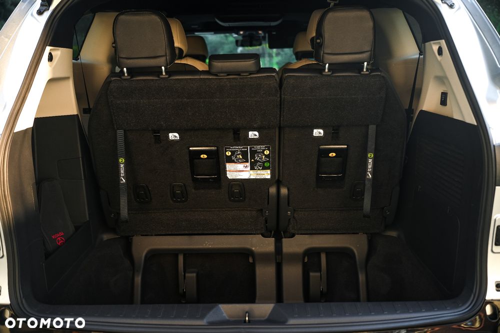 Toyota Sienna - 9