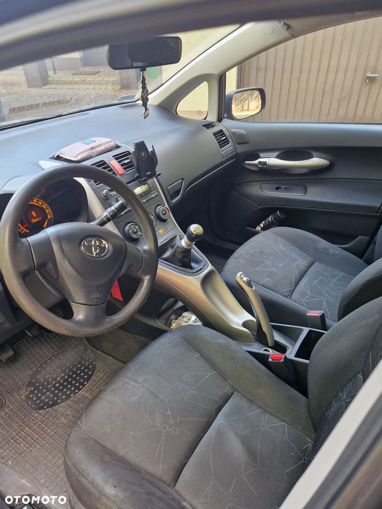 Toyota Auris - 5