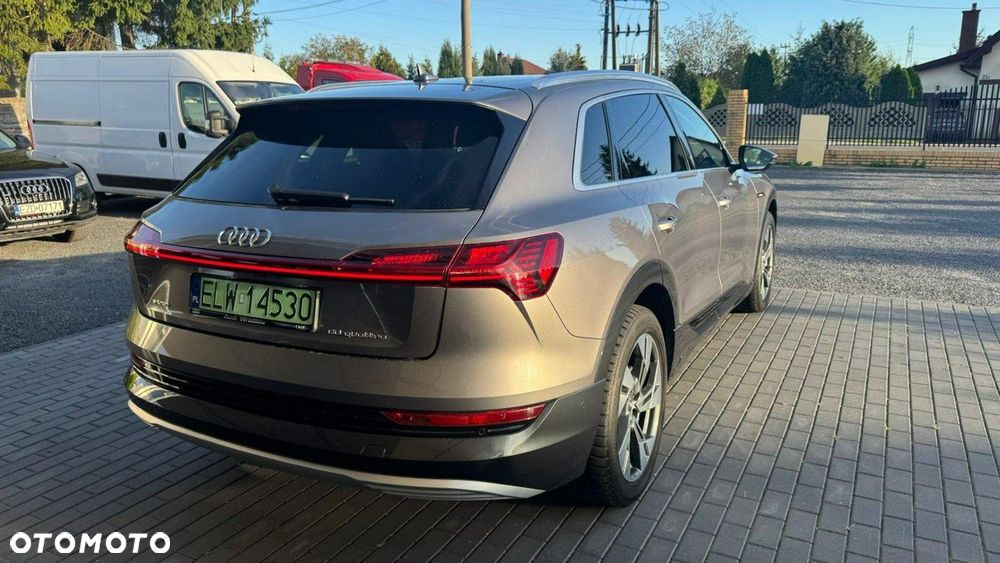 Audi e-tron - 26