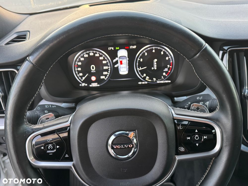 Volvo S60 T6 AWD R-Design - 33