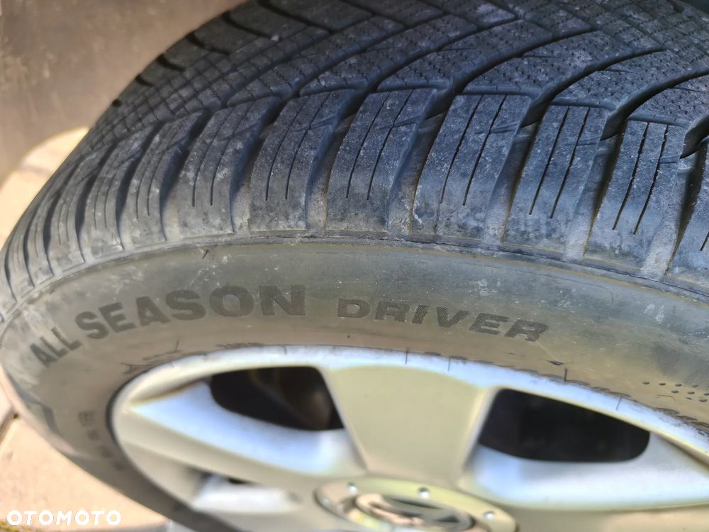 Volkswagen Touran 1.6 FSI Trendline - 18