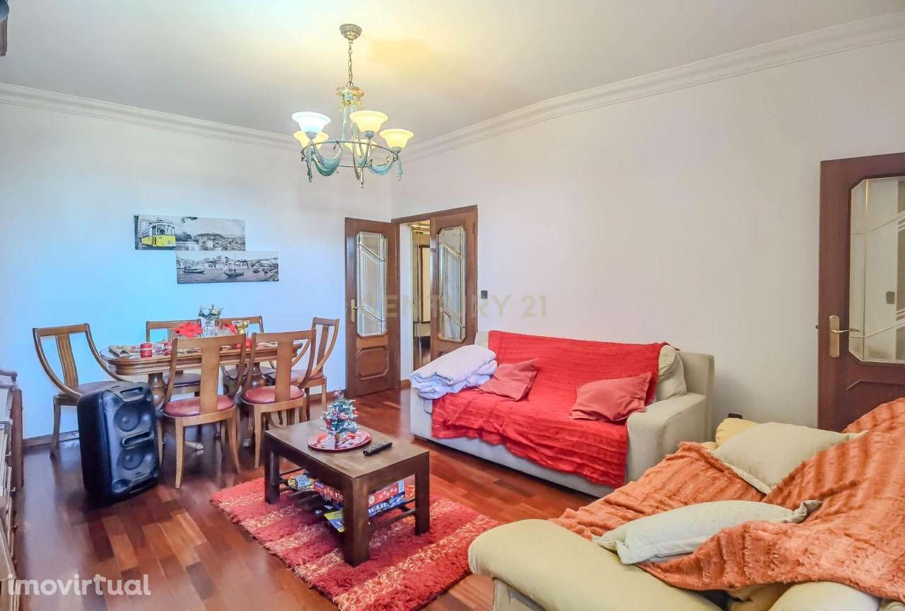 Apartamento T3 Duplex na Rua da Constituição | Próximo ao Marquês - Grande imagem: 5/27