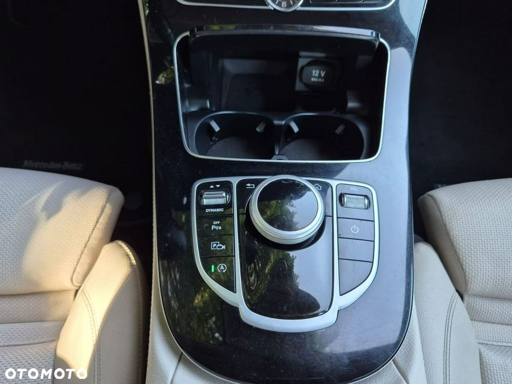 Mercedes-Benz Klasa E 220 d Business Edition 9G-TRONIC - 36