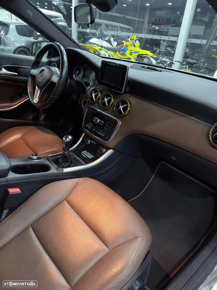 Mercedes-Benz A 180 CDI (BlueEFFICIENCY) AMG Sport - 17