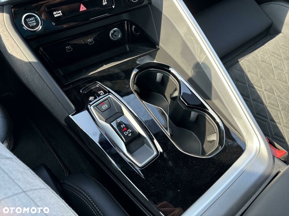 Audi Q5 Sportback - 16