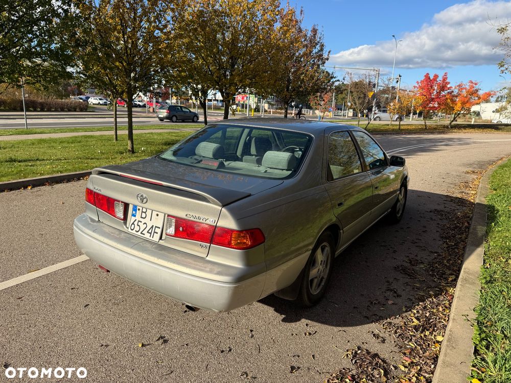 Toyota Camry ver-3-0-v6-le - 3