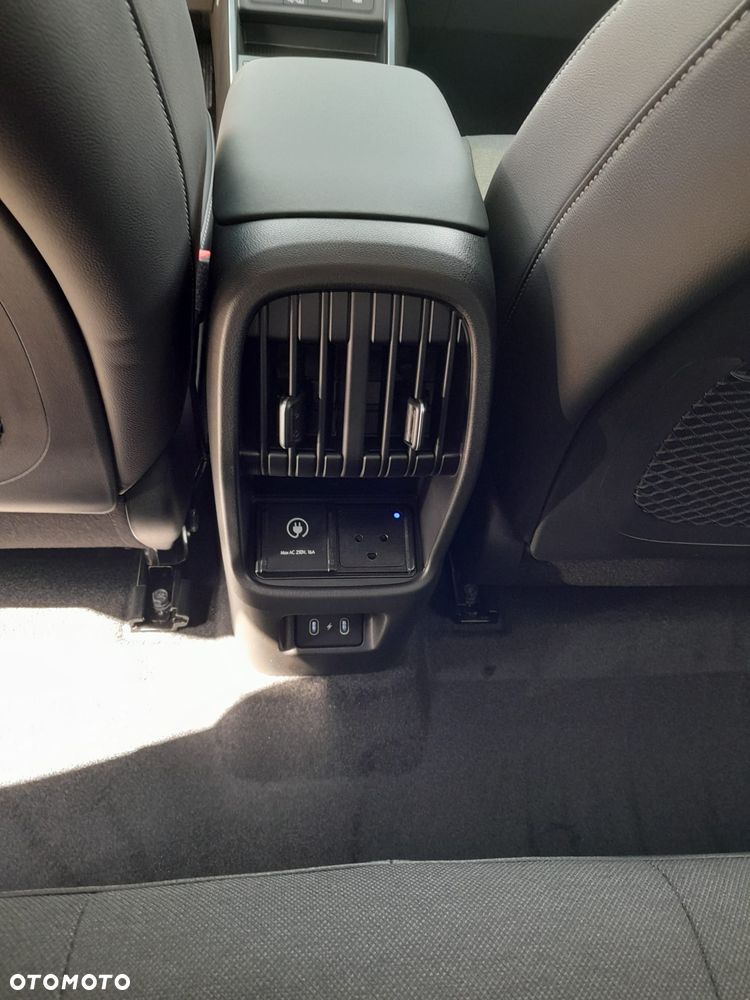 Hyundai Kona 65kWh Executive - 34