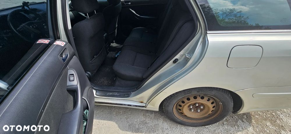 Toyota Avensis 2.0 D-4D Sol - 10