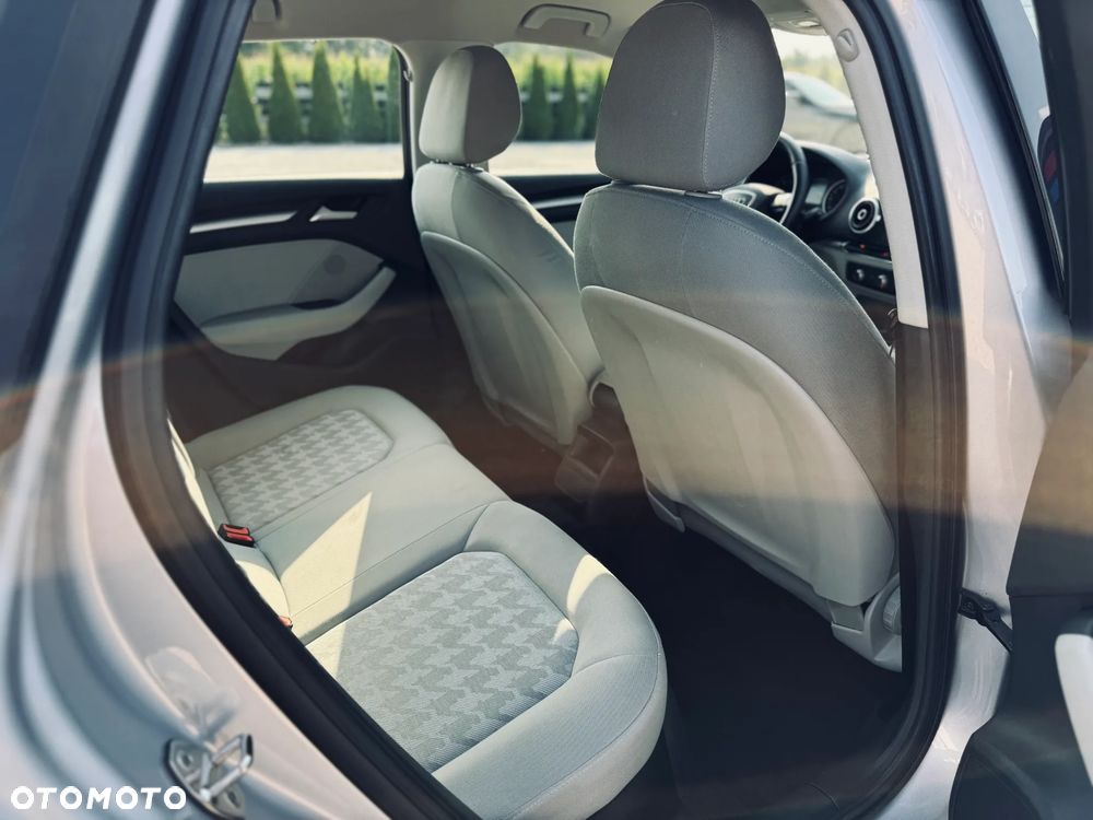 Audi A3 Sportback 1.6 TDI clean diesel Ambiente - 15