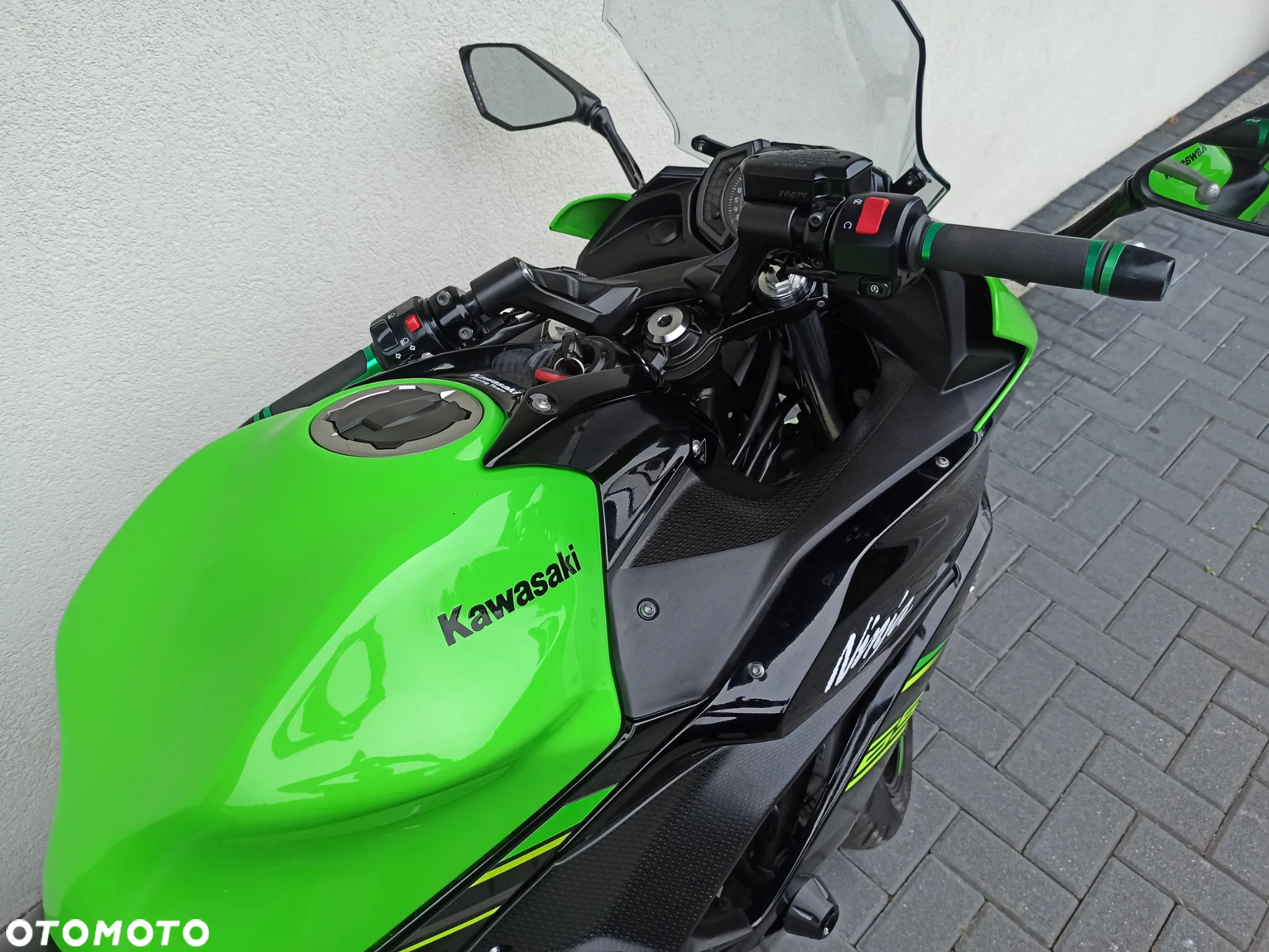 Kawasaki Ninja - 12