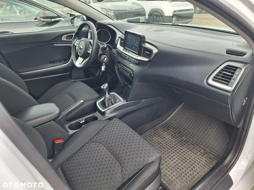 Kia Ceed 1.4 T-GDI M - 28