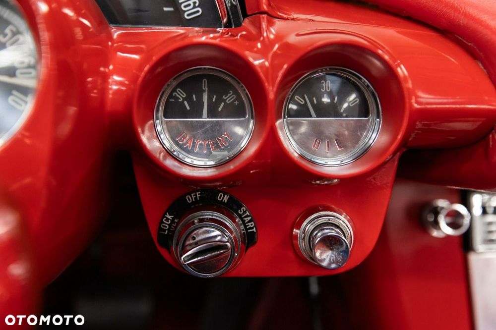 Chevrolet Corvette - 26