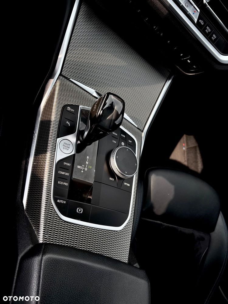 BMW Seria 3 320d xDrive Edition M Sport Shadow - 24