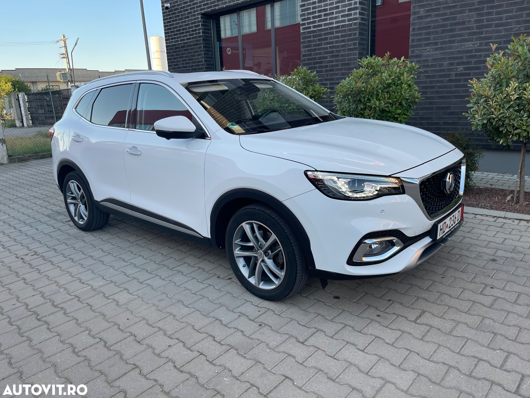 MG EHS 1.5T-GDI PHEV Luxury - 13