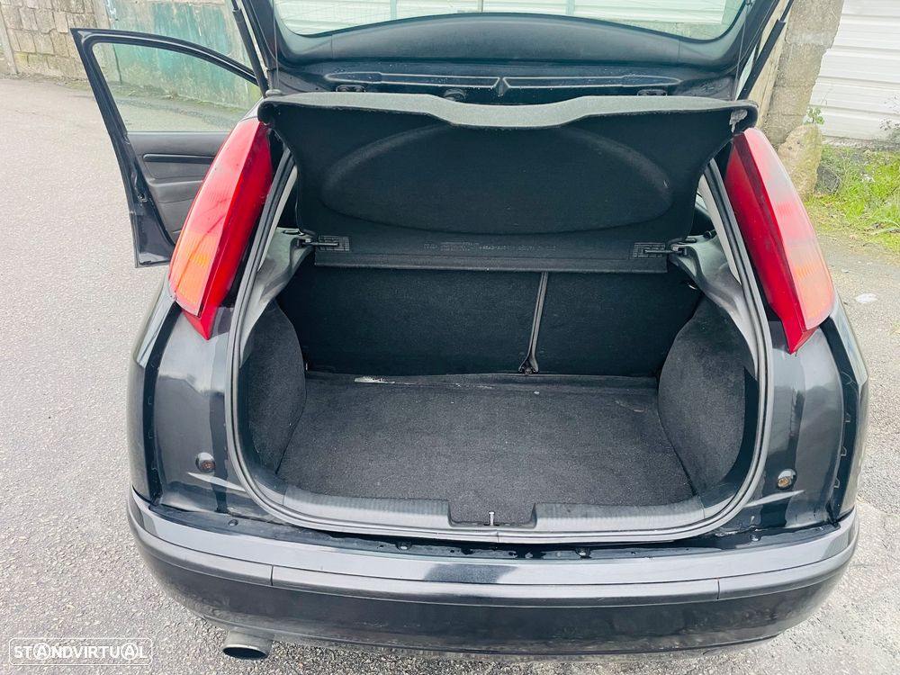 Ford Focus 1.8 TDCi Ghia - 4