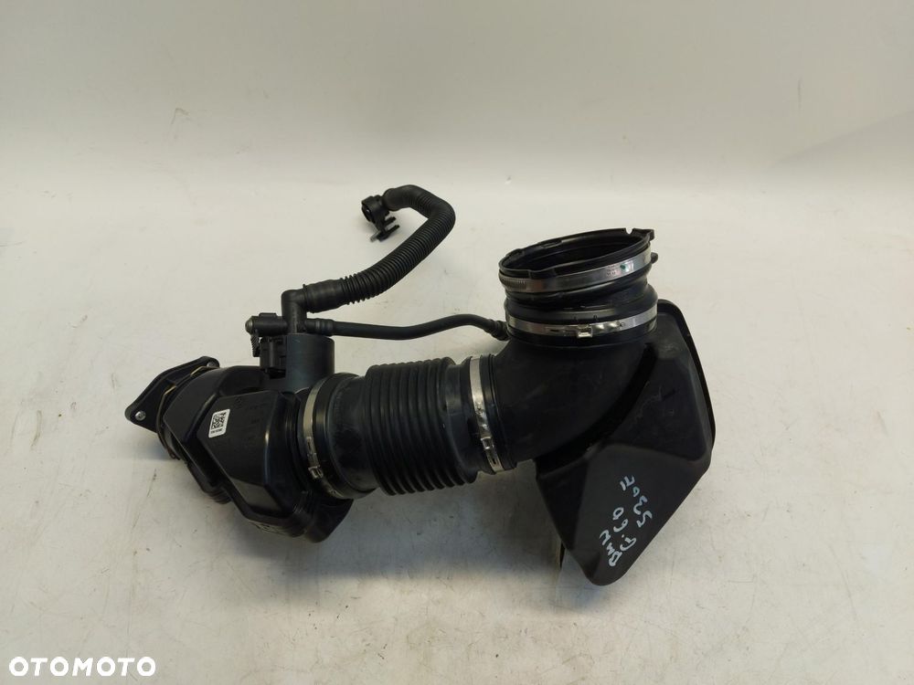 BMW 5 G60 530E x-drive Przewód rura powietrza 5A1BC59 - 1