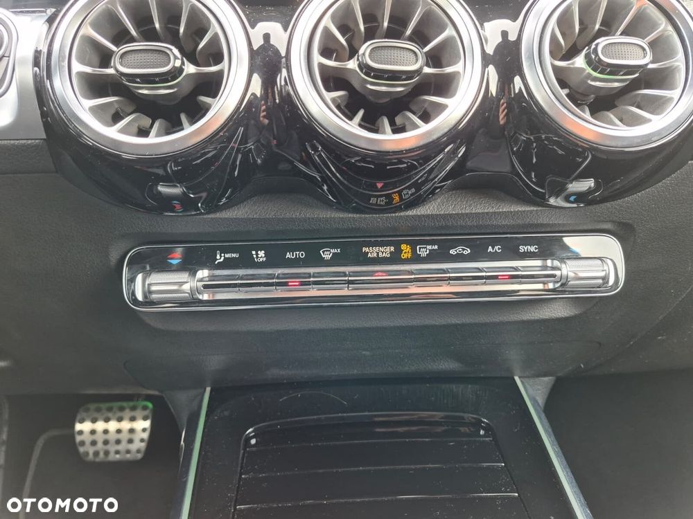Mercedes-Benz GLB 200 AMG Line 7G-DCT - 16