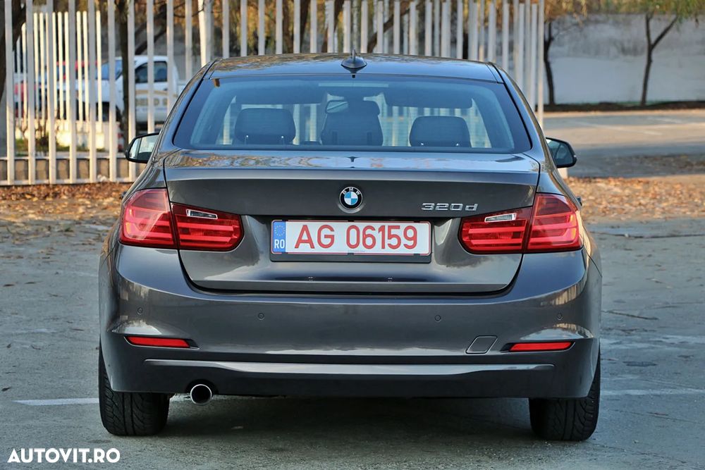 BMW Seria 3 320d Aut. - 10
