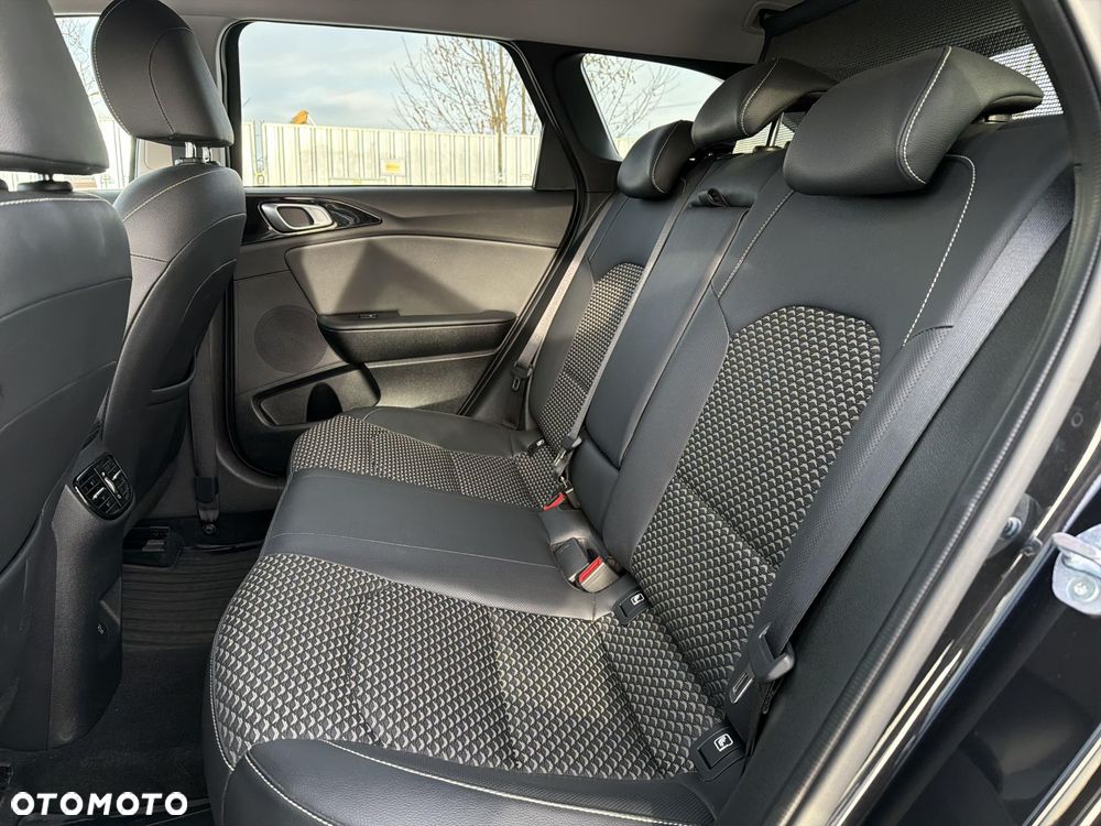 Kia Ceed 1.5 T-GDI Tribute DCT - 17