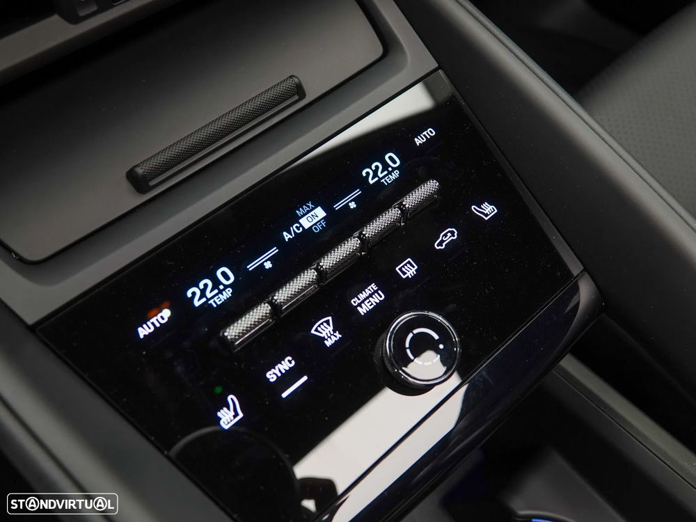Porsche Macan Electric 4 - 28