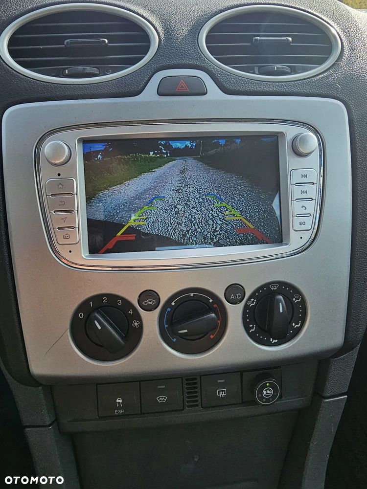 Ford Focus 1.6 Ambiente - 10