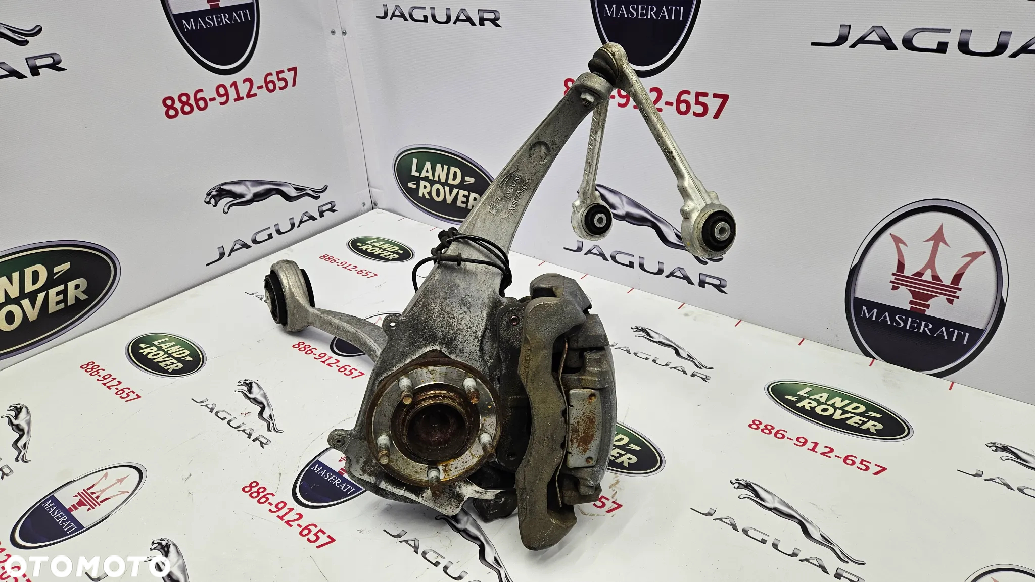 Jaguar XJ 351 2010-2015 5.0 508PN 385 KM Kompletna zwrotnica przednia lewa Zwrotnica przód lewy Wahacze - 2