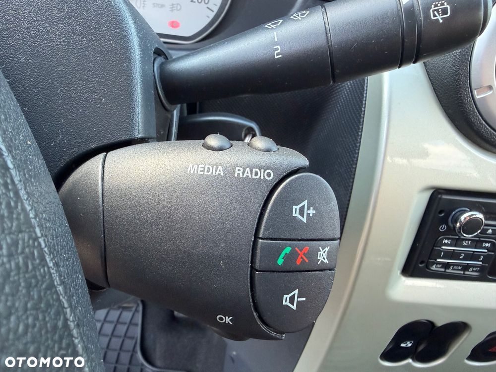 Dacia Sandero 1.2 16V 75 Laureate - 19