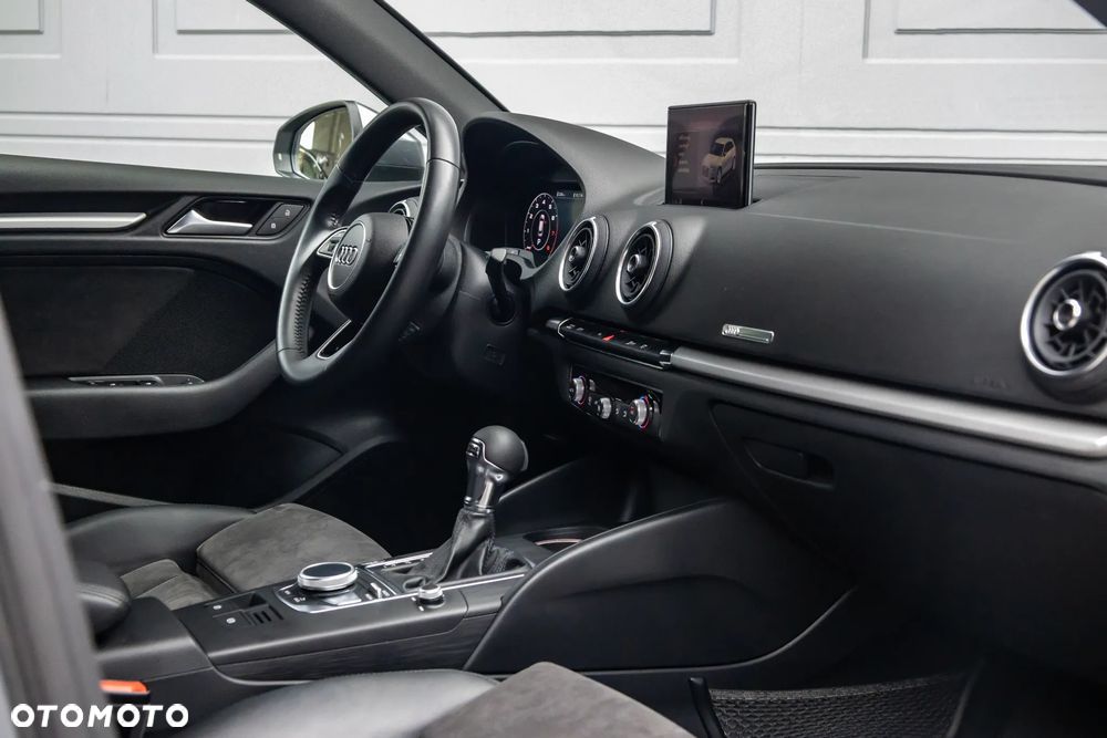 Audi A3 Sportback 1.5 TFSI Sport S tronic - 32