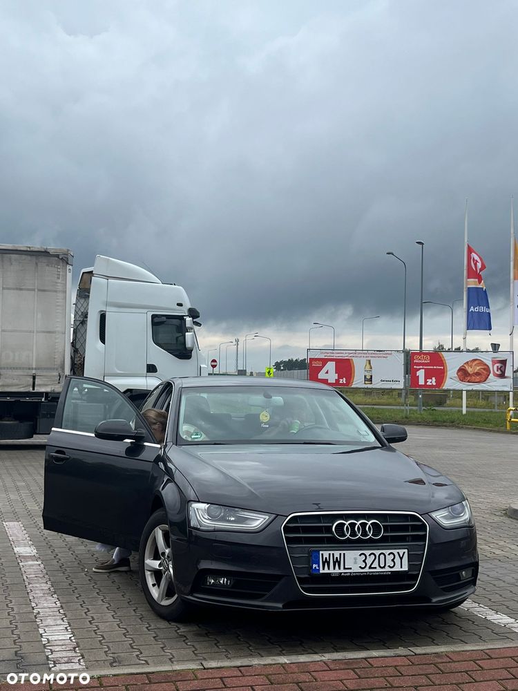 Audi A4 Limousine - 5