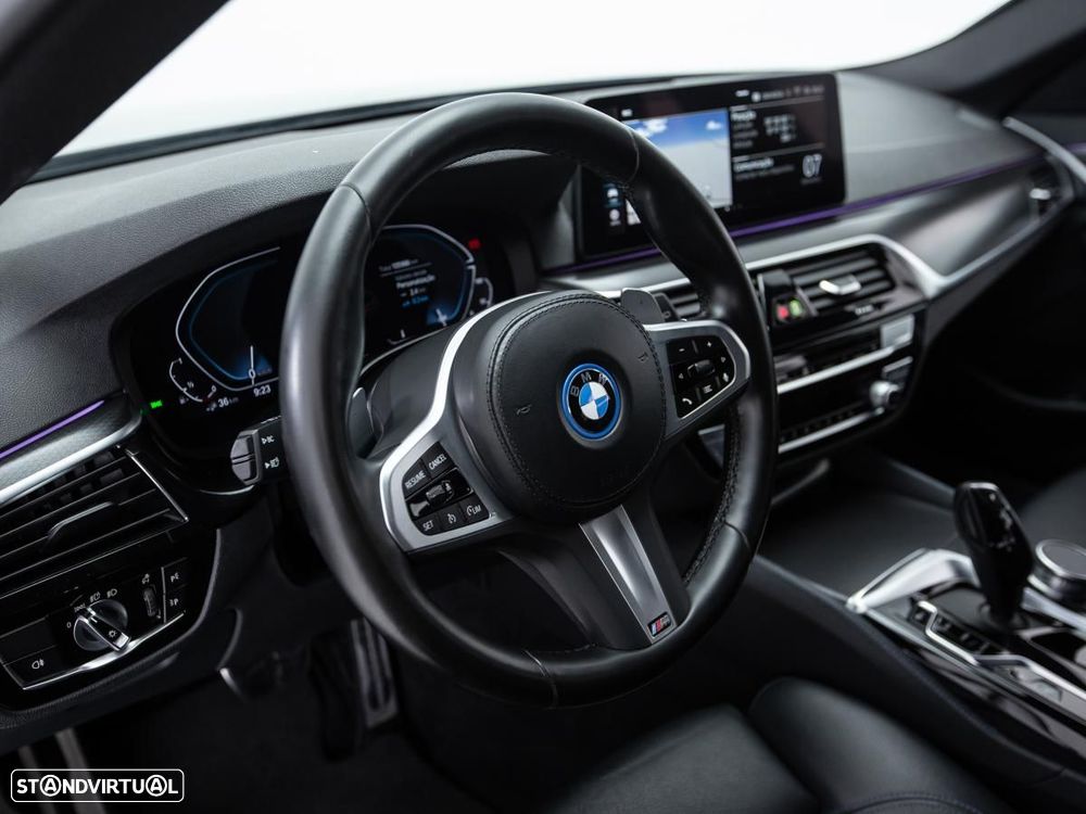 BMW 520 e Pack M - 23
