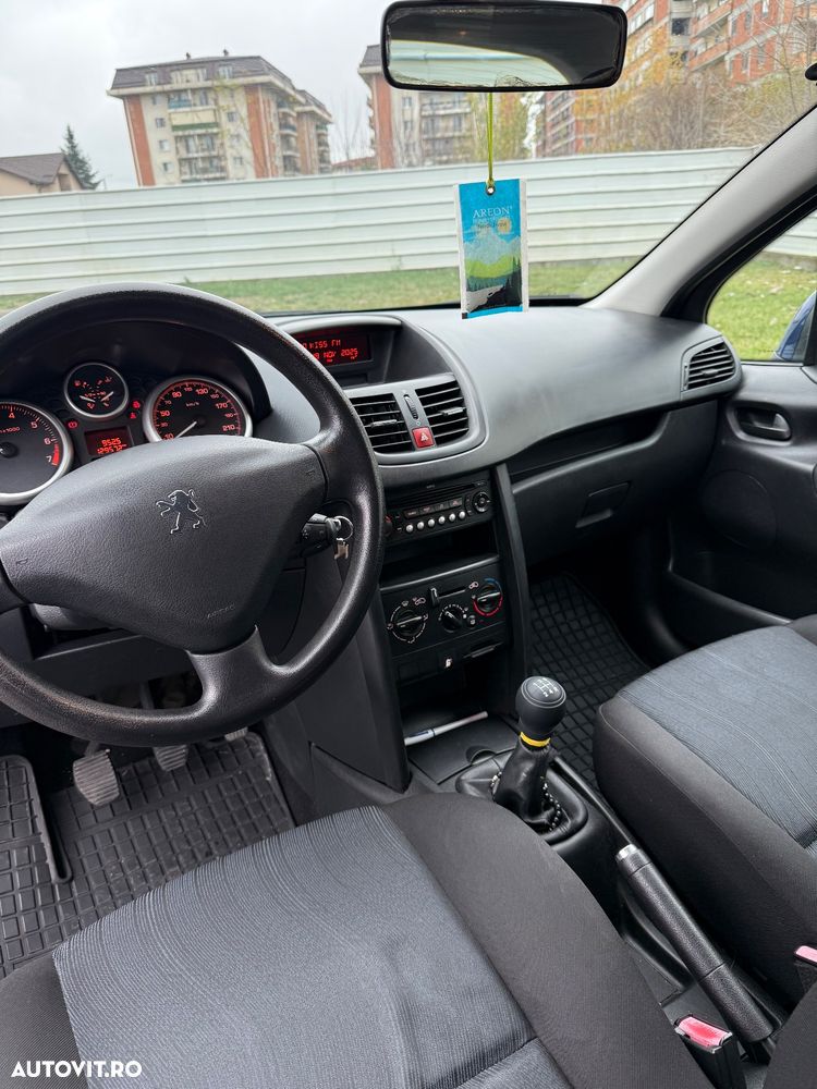 Peugeot 207 - 17