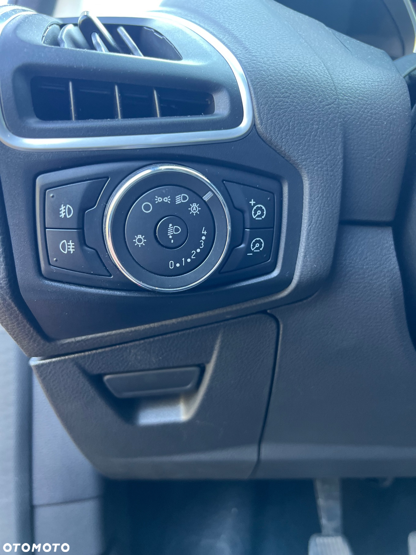 Ford Focus 1.6 EcoBoost Titanium - 14