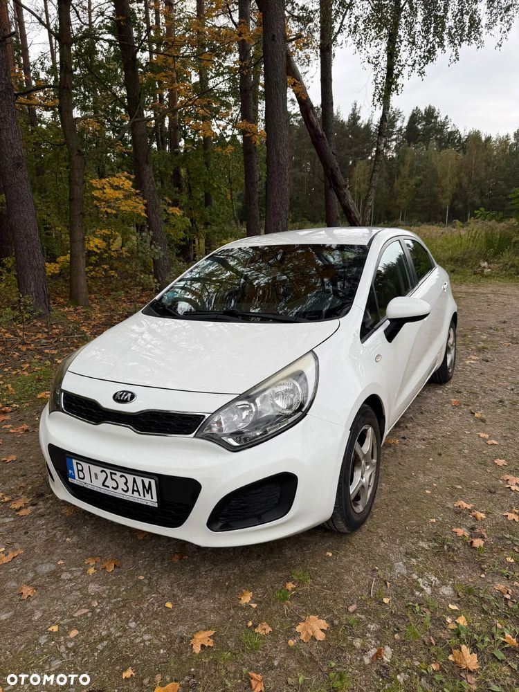 Kia Rio - 4