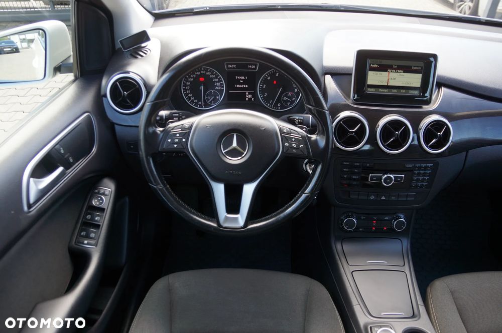 Mercedes-Benz Klasa B 220 4-Matic - 12