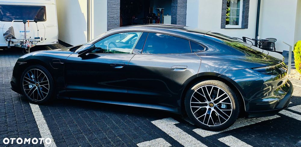 Porsche Taycan 4S - 9