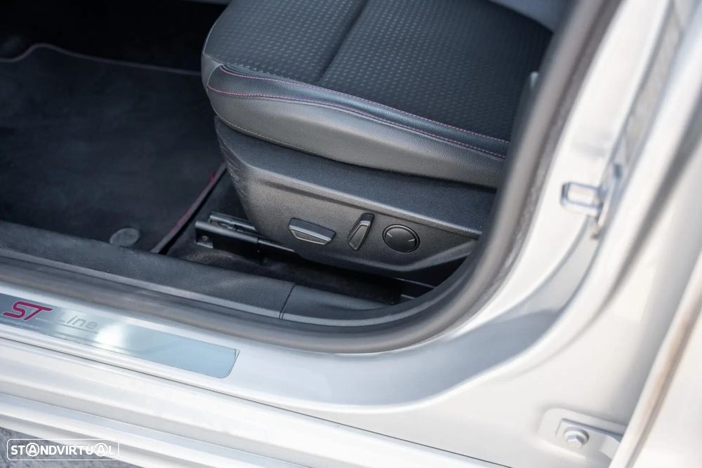Ford Focus SW 1.5 TDCi EcoBlue ST-Line X Aut. — fotografia 20