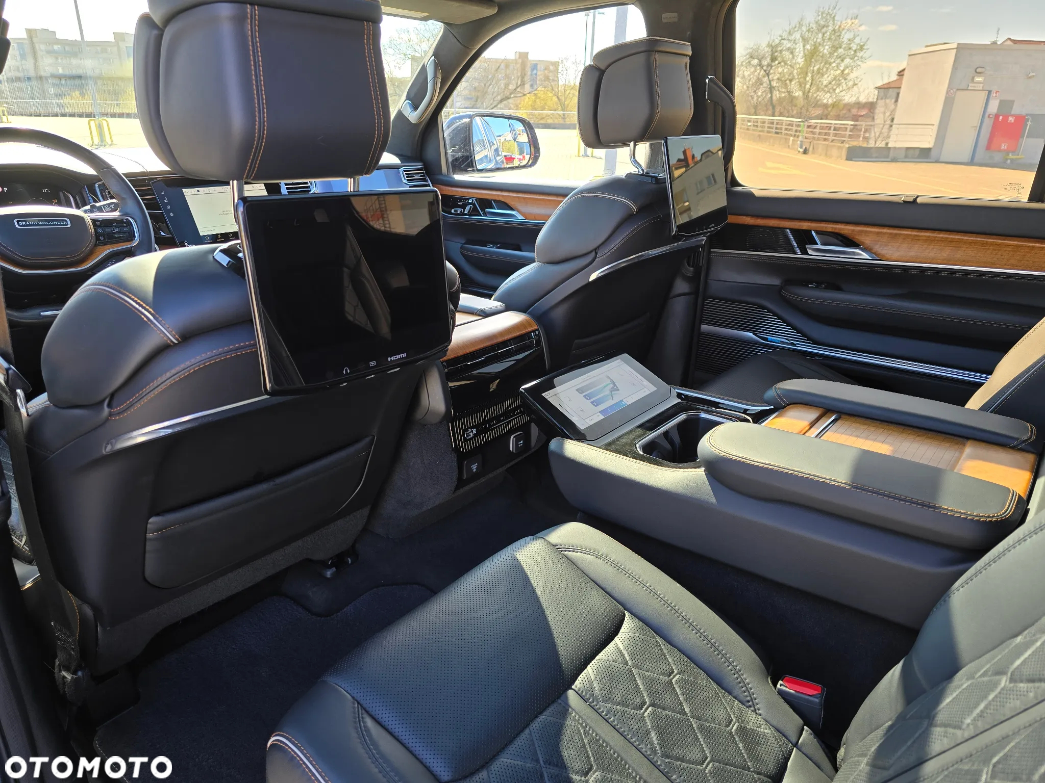Jeep Wagoneer - 21