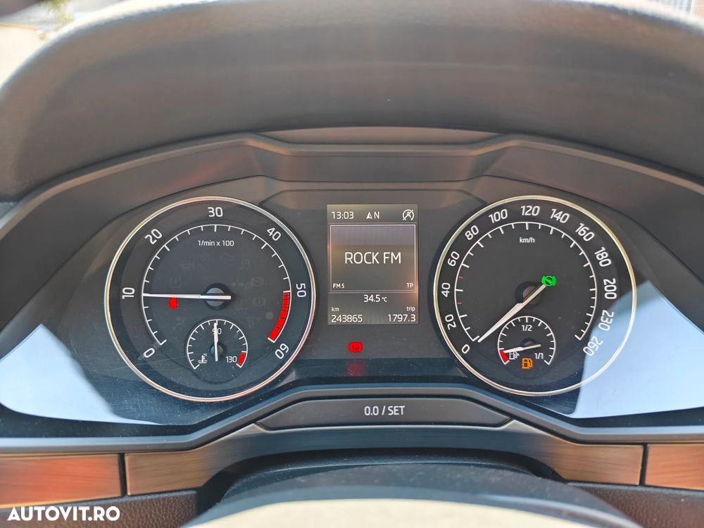 Skoda Superb 2.0 TDI DSG Active - 8