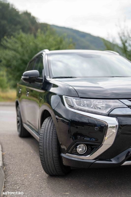 Mitsubishi Outlander - 13