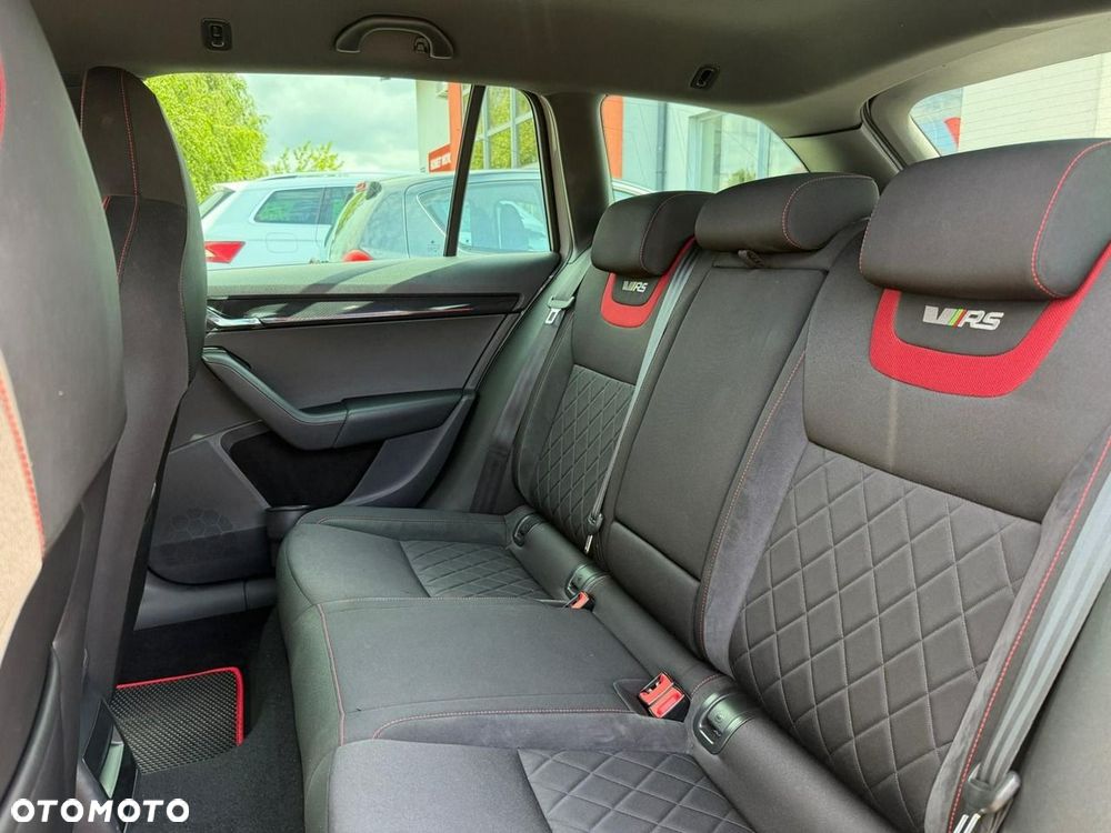 Skoda Octavia 2.0 TDI DSG RS - 22