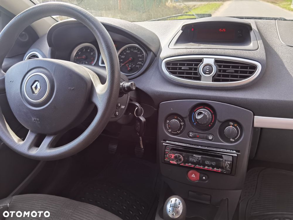 Renault Clio 1.2 16V 75 Expression - 6