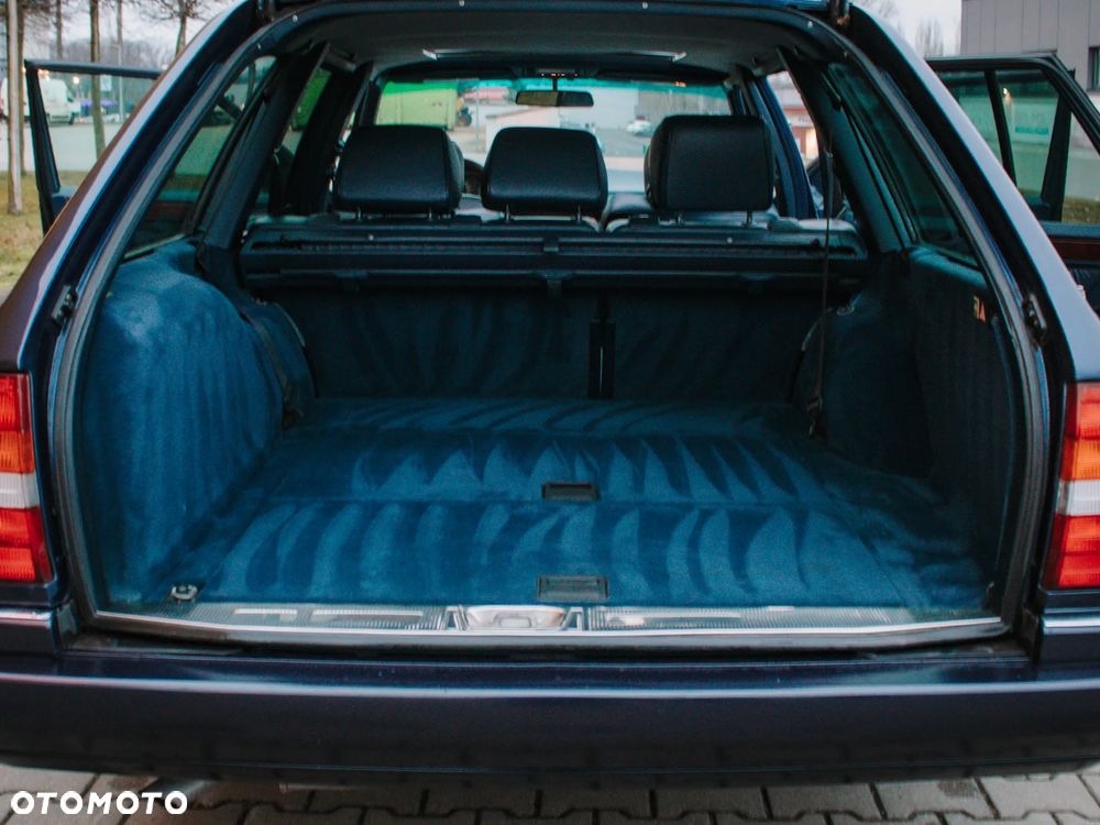 Mercedes-Benz W124 (1984-1993) - 17