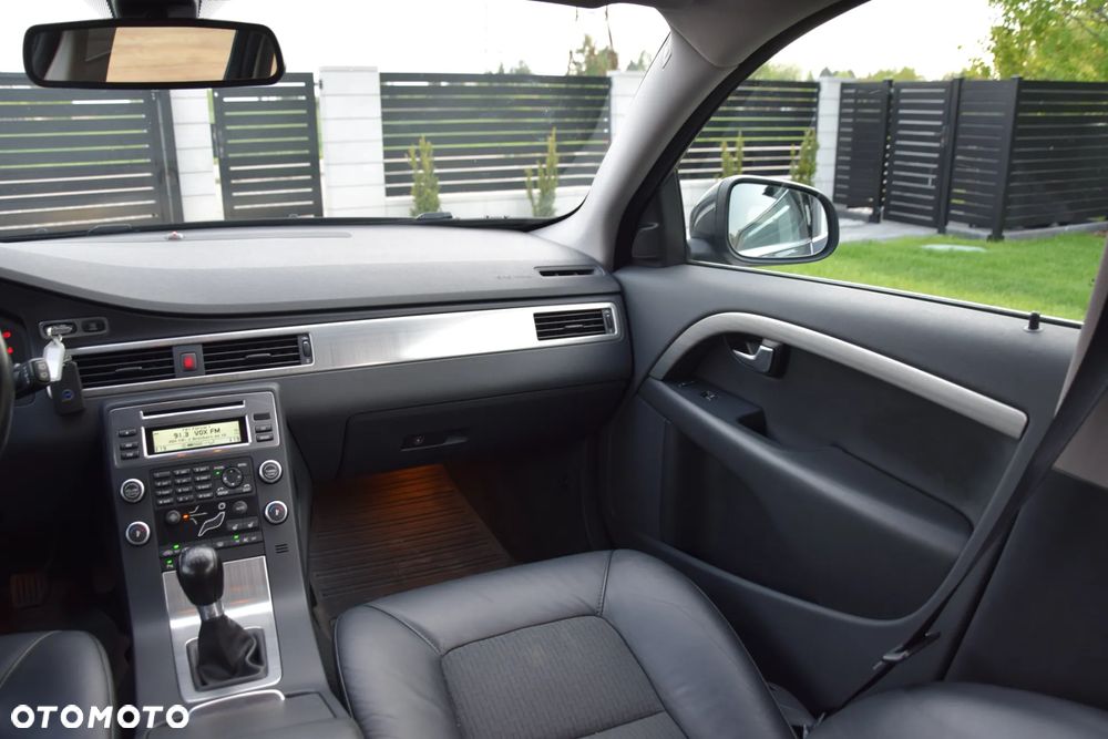 Volvo V70 2.5T Momentum - 34