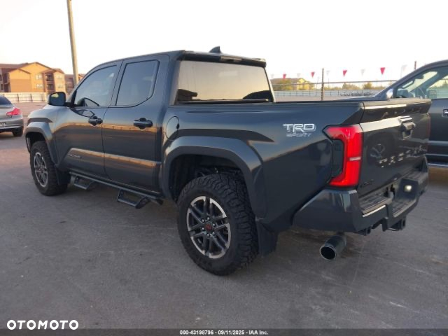 Toyota Tacoma - 3